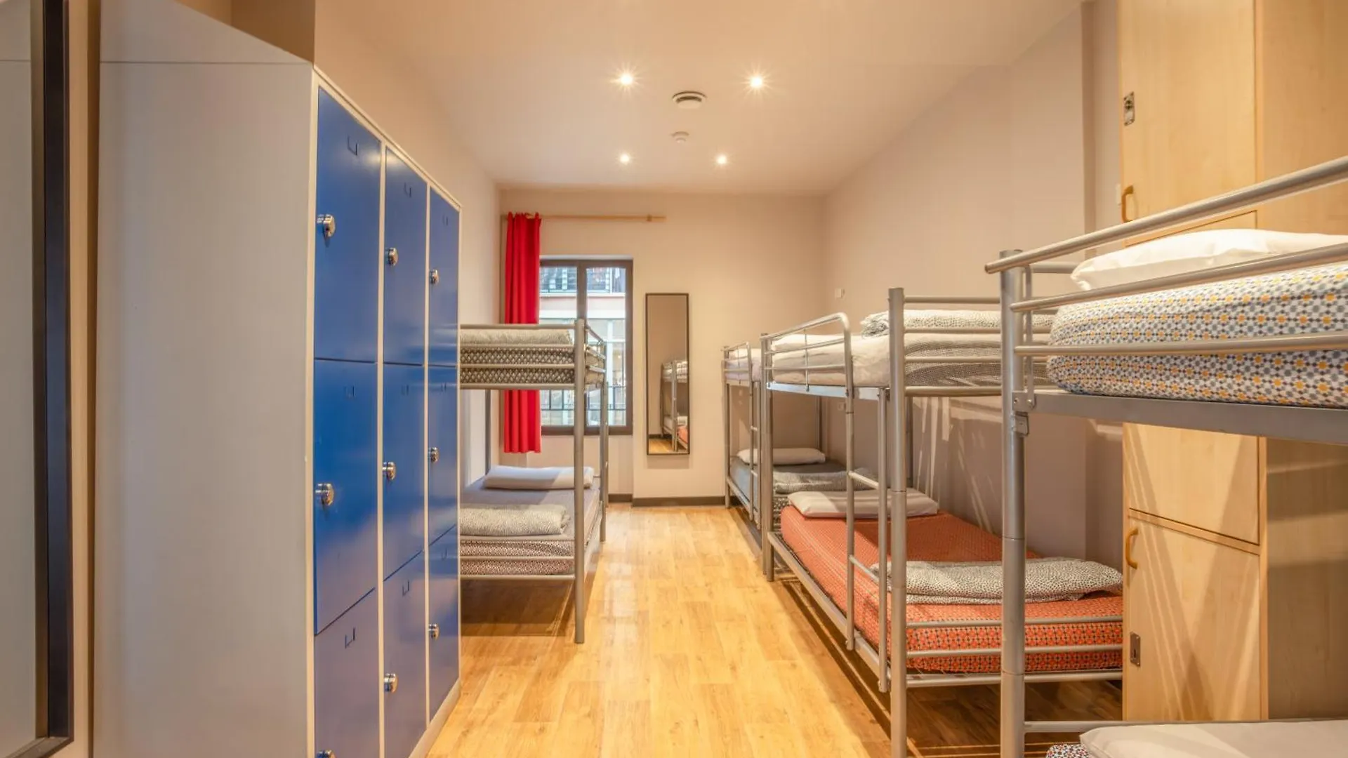 Villa Saint Exupery Beach Hostel Nice 0*,  France