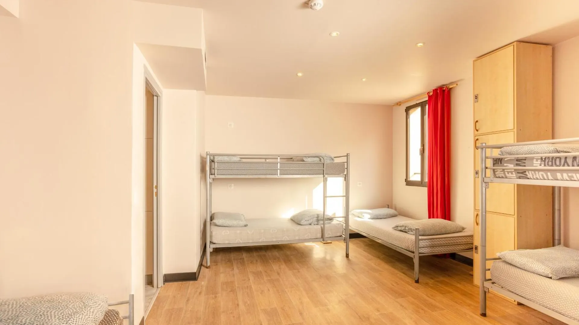 Villa Saint Exupery Beach Hostel Nizza Frankreich