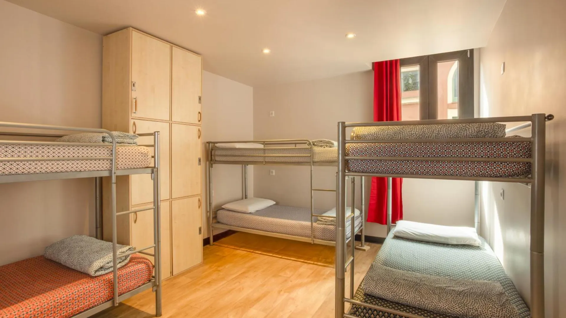 Villa Saint Exupery Beach Hostel Nizza