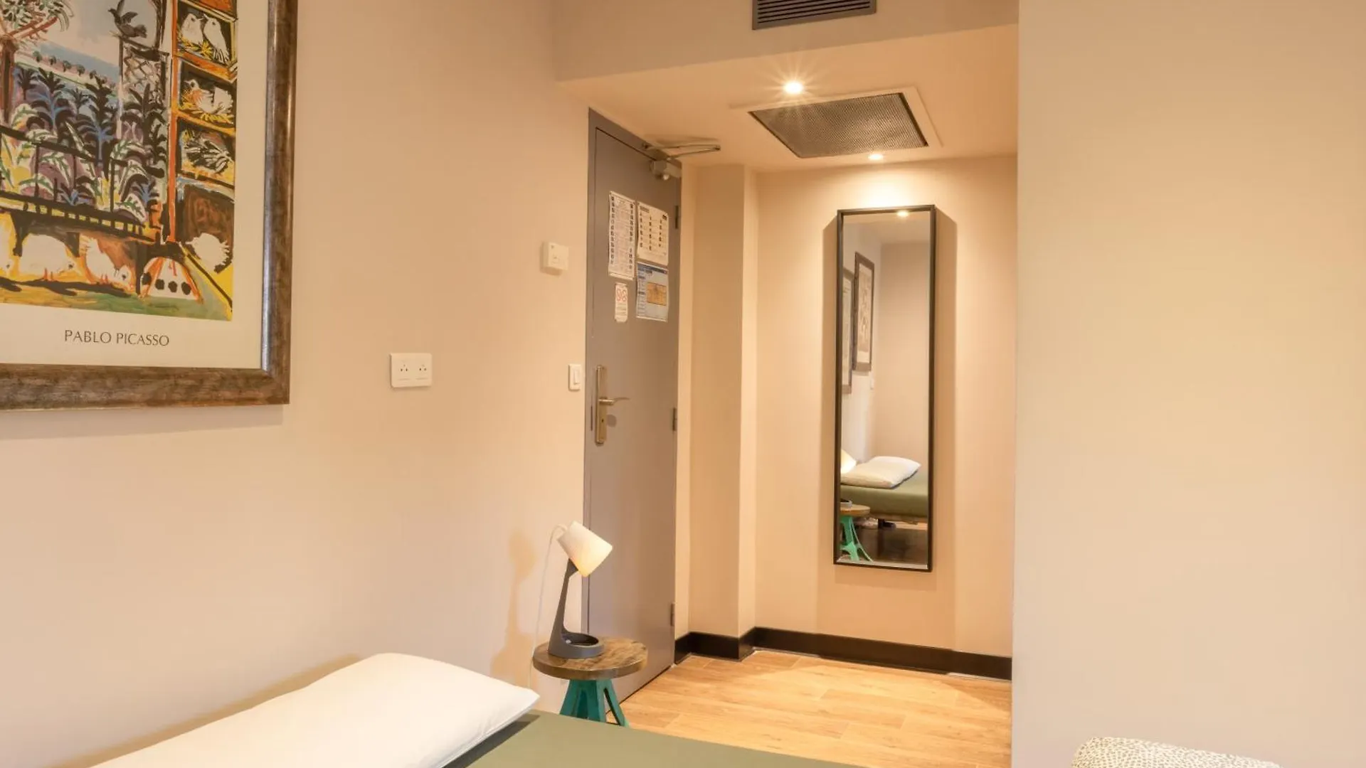 Villa Saint Exupery Beach Hostel Nice 0*,  France