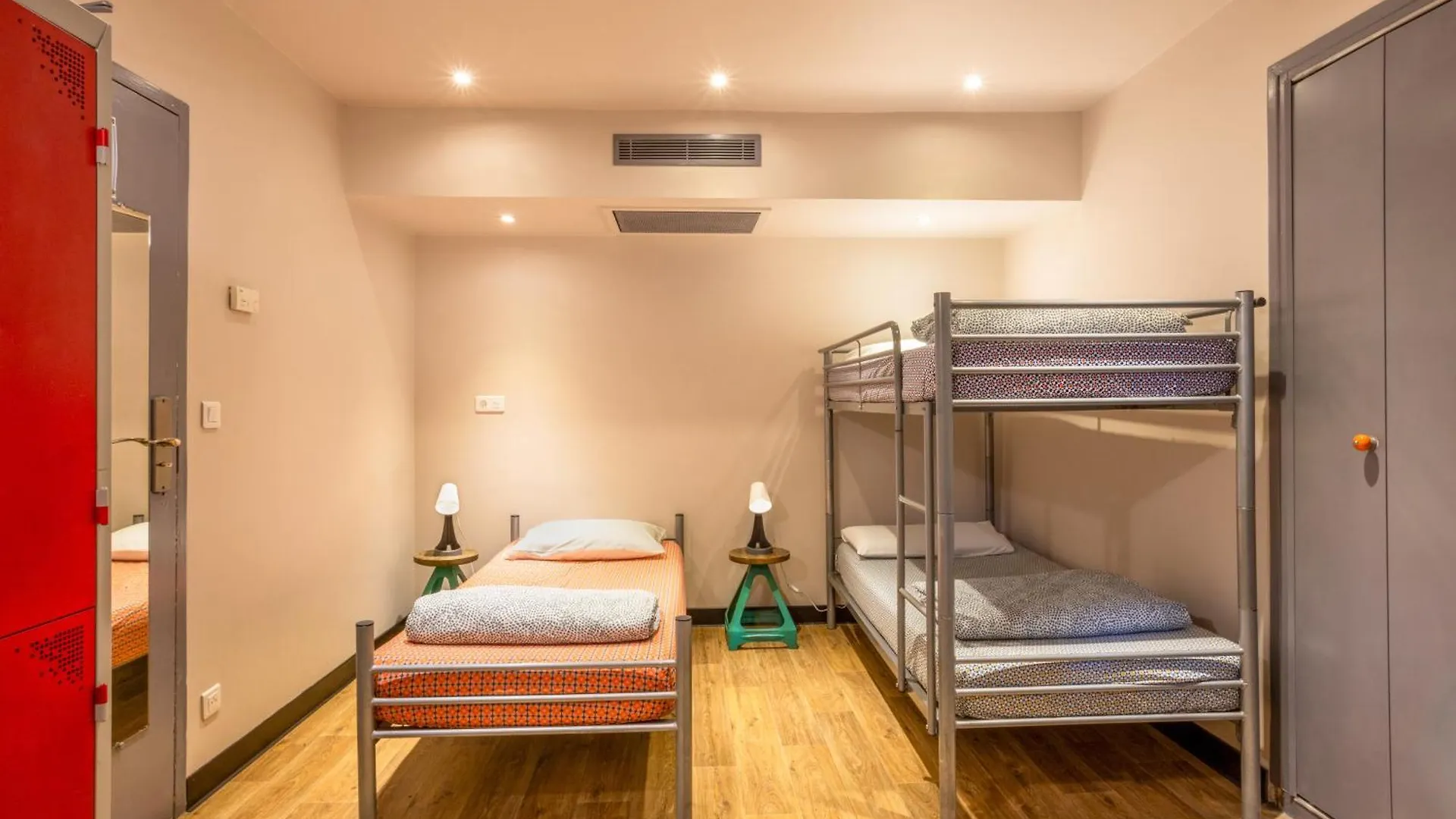 Villa Saint Exupery Beach Hostel Nizza