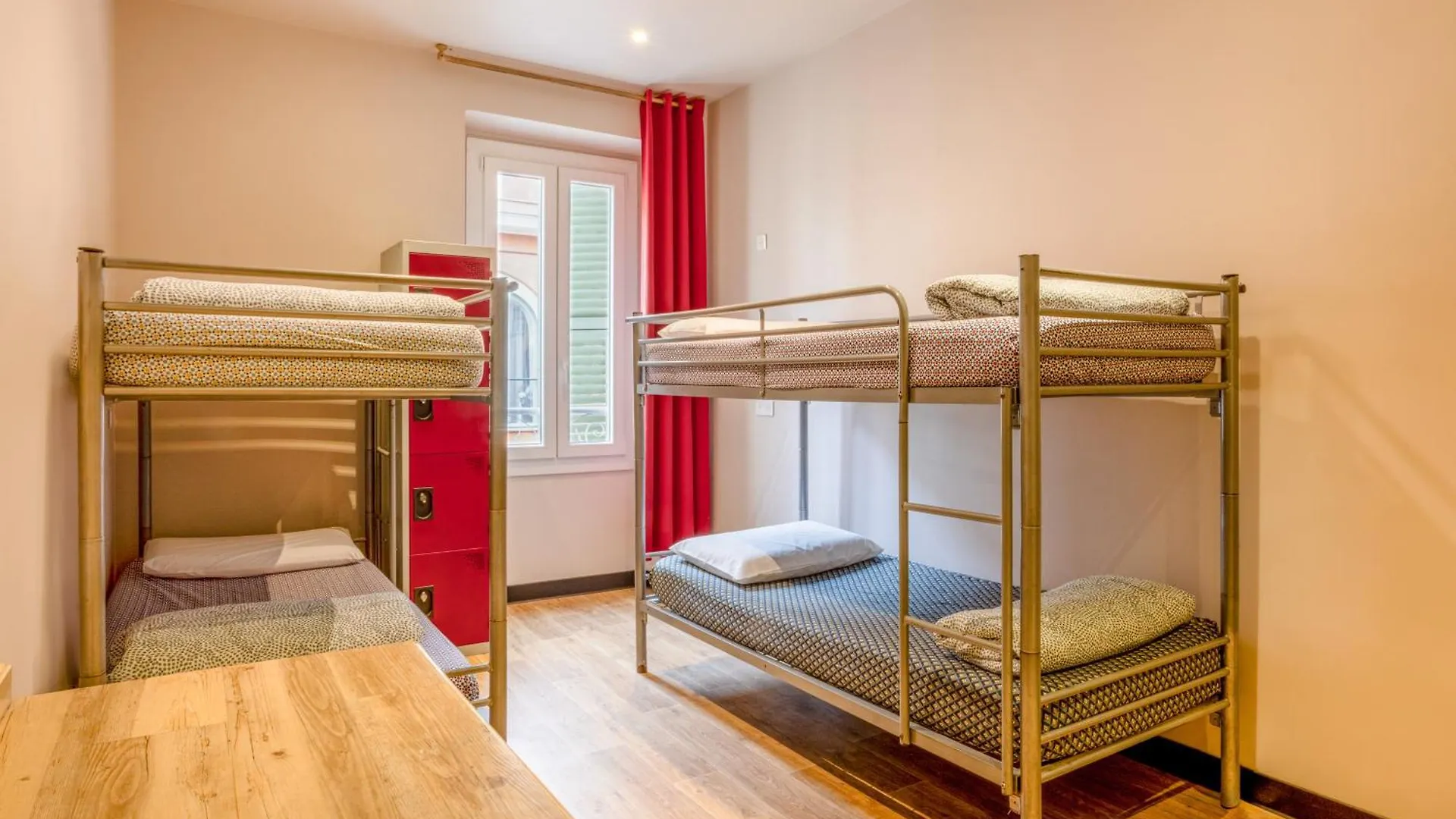 Villa Saint Exupery Beach Hostel Nizza